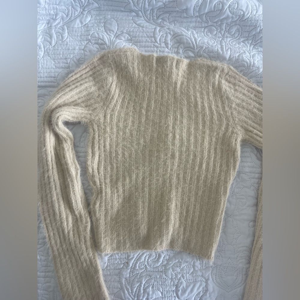 Missguided Beige Ribbed V-Neck Crop Top - Picture 4 of 8
